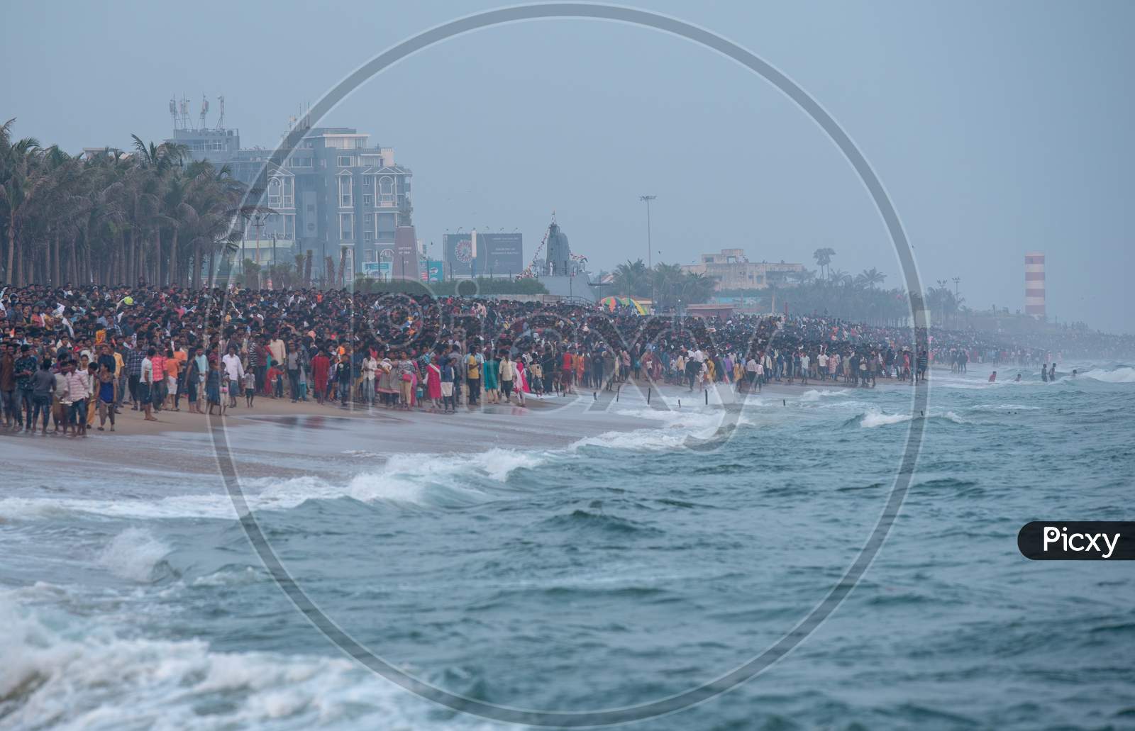 People Watch Naval Rescue Demonstrations Performed On Indian Navy Day Celebrations In Visakhapatnam December 4 2019