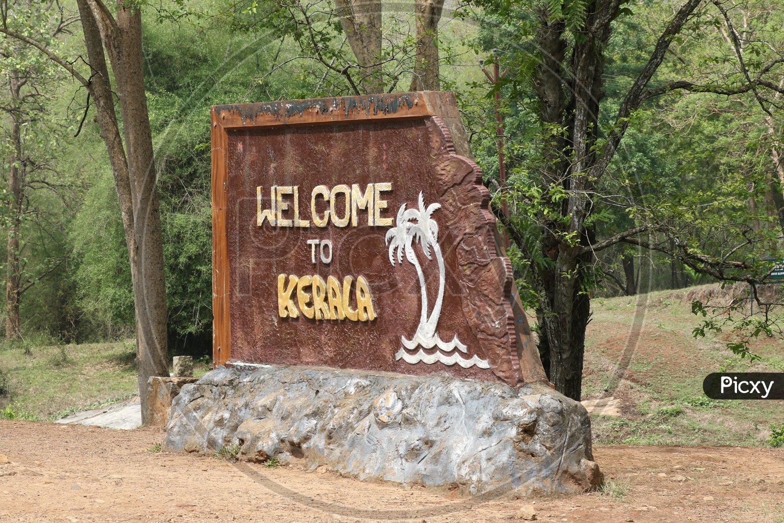 Welcome to Kerala board at Parambikulam tiger reserve