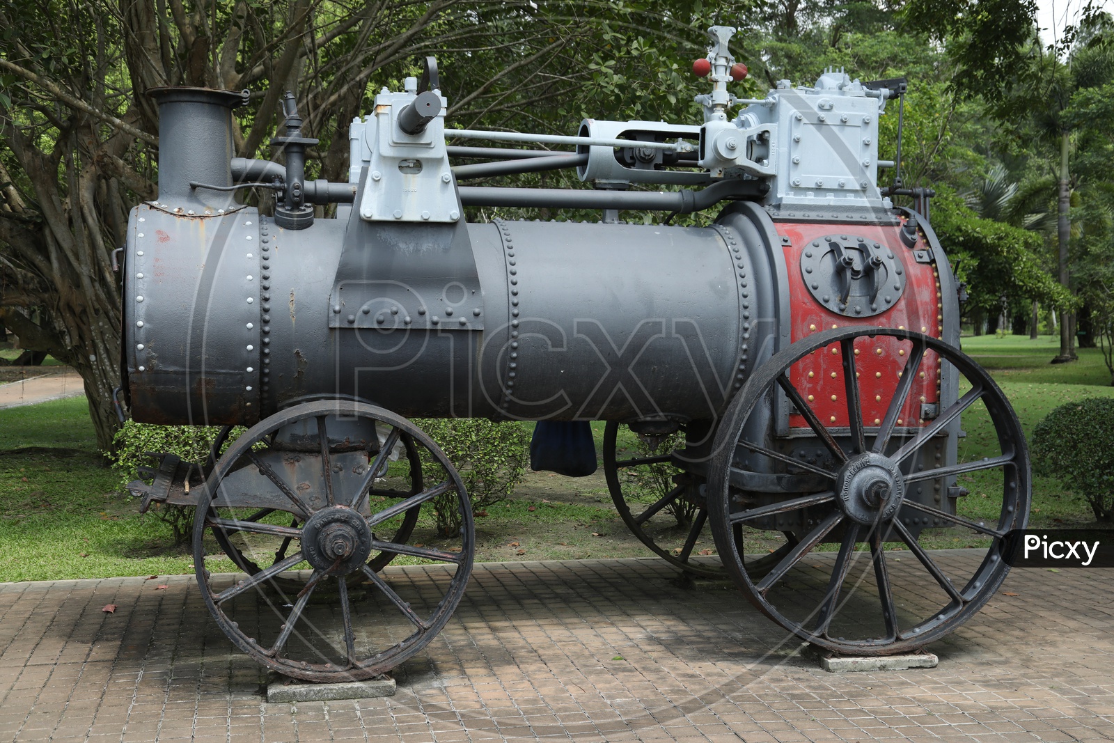 Image of Portable Old Steam Engines-ES708916-Picxy