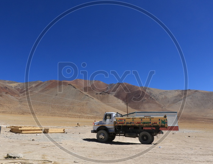 Lorry or Truck in Leh