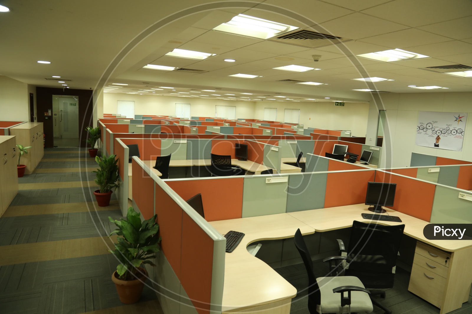 image-of-office-room-with-employee-cabins-sv748217-picxy