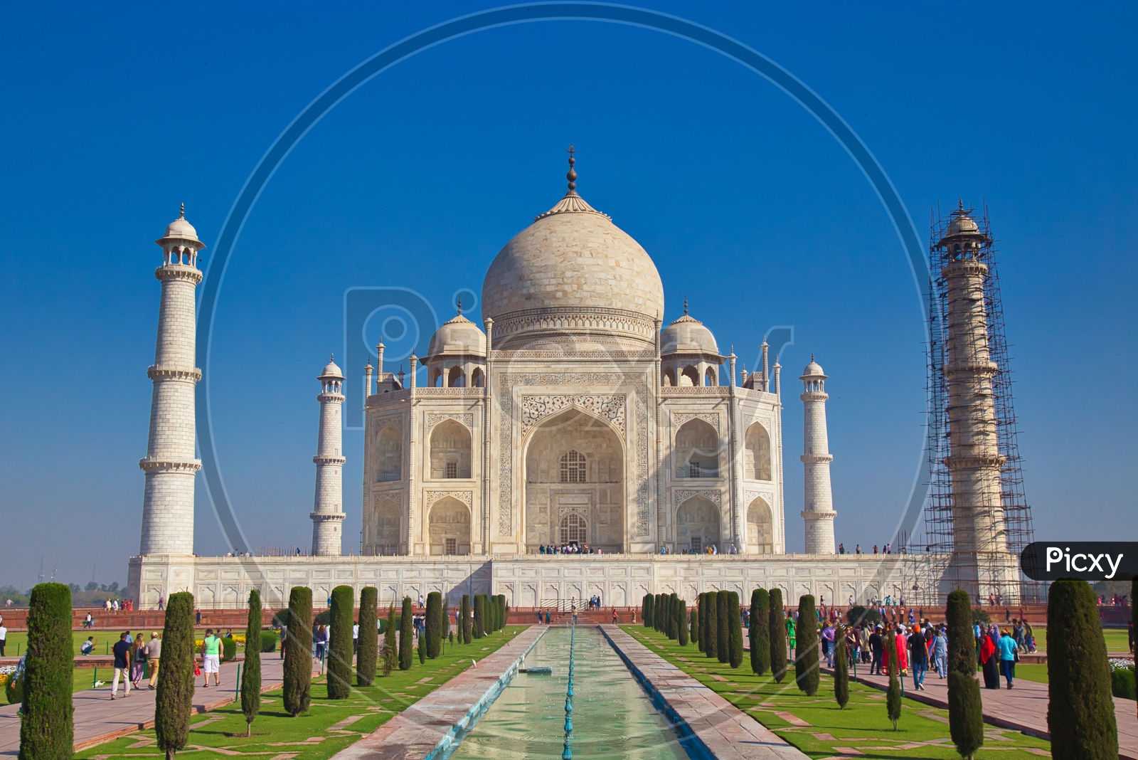Landscape of Beautiful Taj Mahal