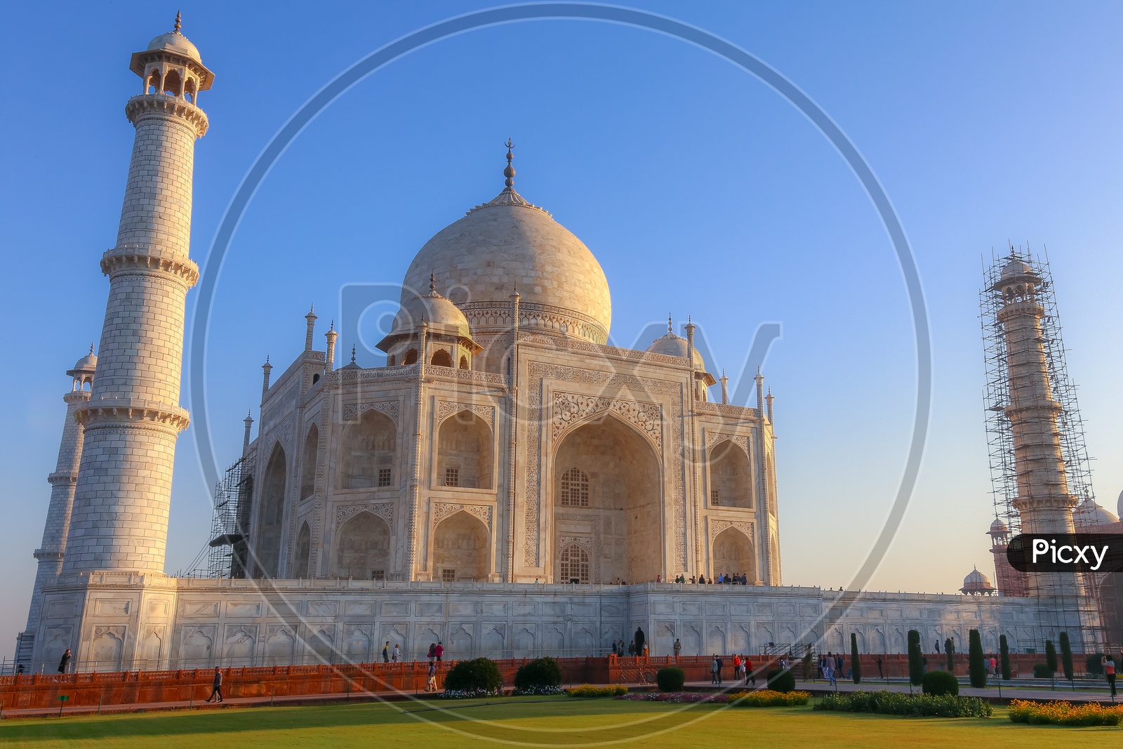 Beautiful View of Taj Mahal
