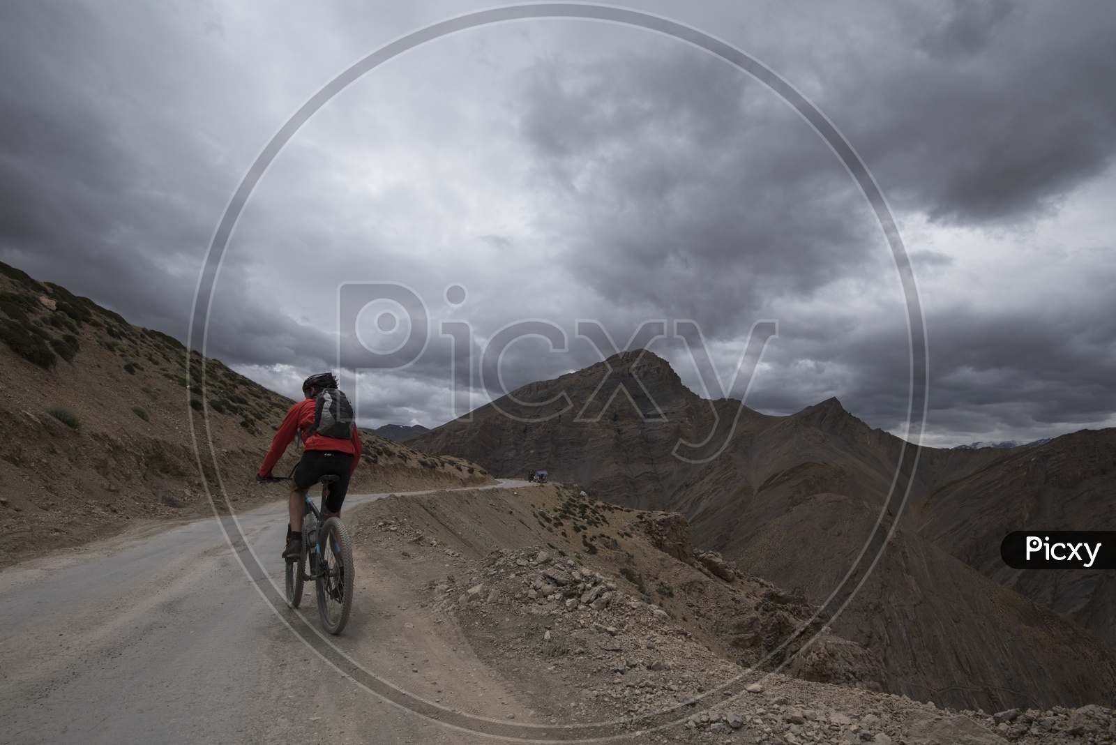 Cycling on Leh Highway
