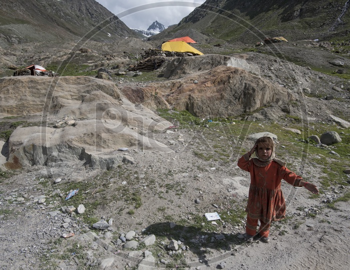 Kashmiri Kid on Leh Highway