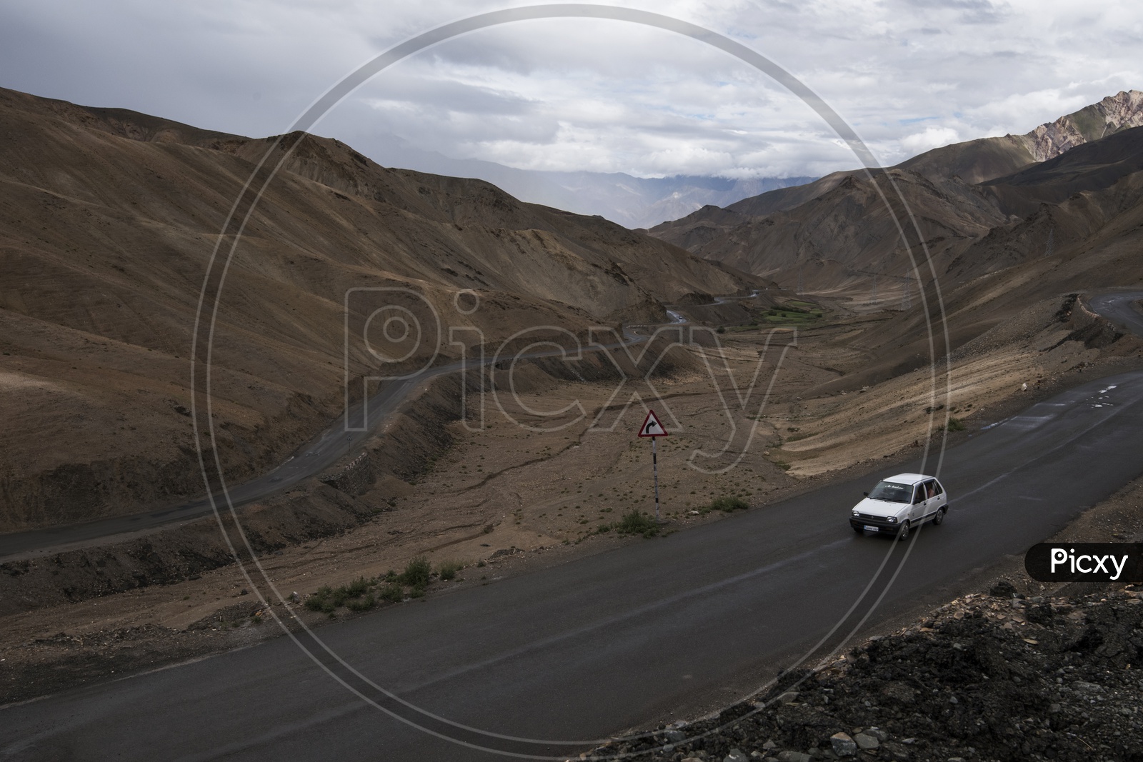 Maruti 800 on Highways in Leh and Mountains