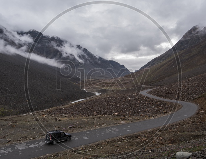 Scorpio Car on Leh Highway