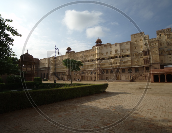 Architecture and garden at Junagarh Fort during day time