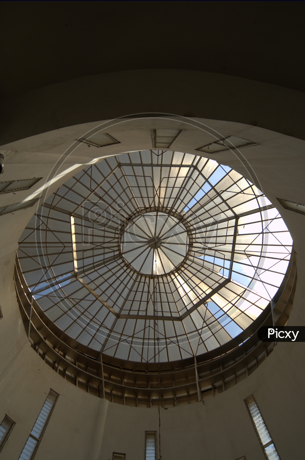 Circle shaped glass seethrough of an architecture of the building