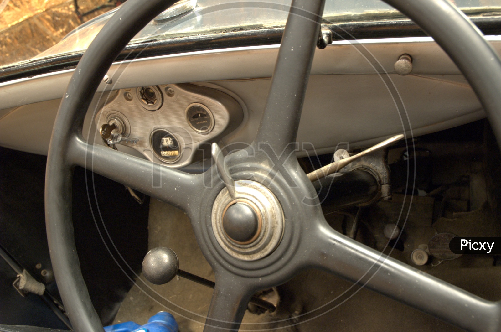 Old Vintage Car Steering