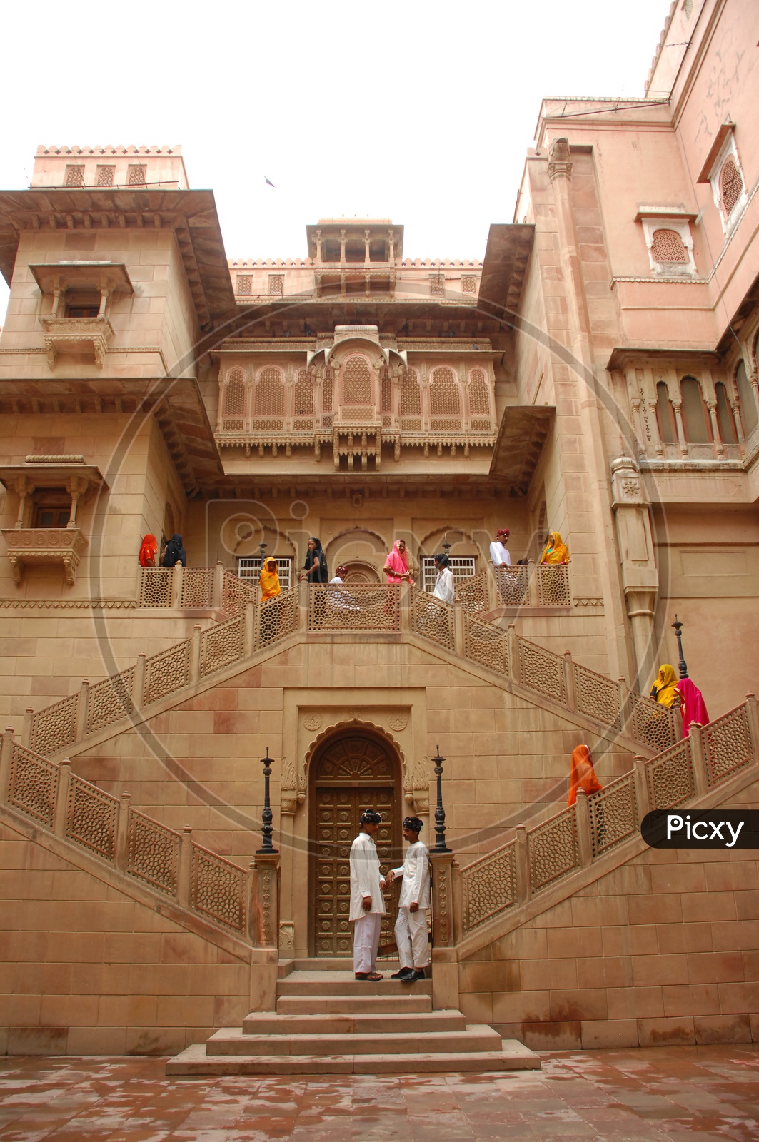 People in traditional Rajasthani attire at Junagarh fort