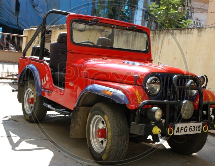 Red Colour Jeep