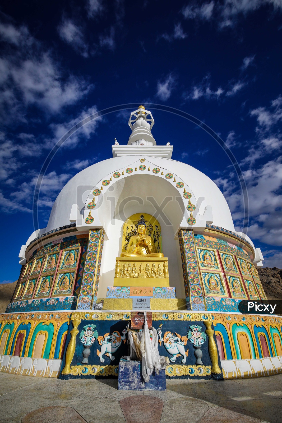 Architecture of Shanti Stupa