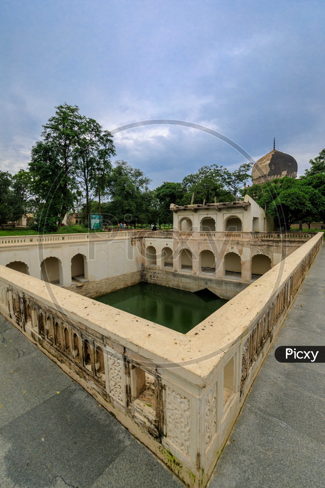 Water Pond at Qutub Shahi Tombs