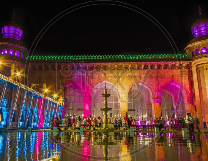 Architecture of Mecca Masjid during night
