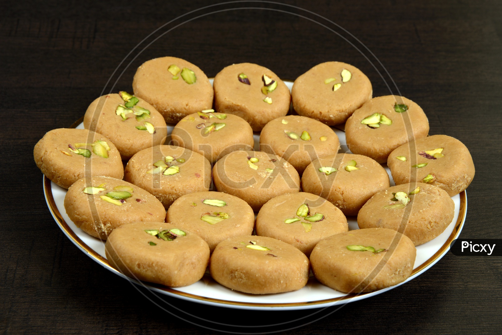 Indian sweet food, Pedha or Peda, arrange in a dish to serve