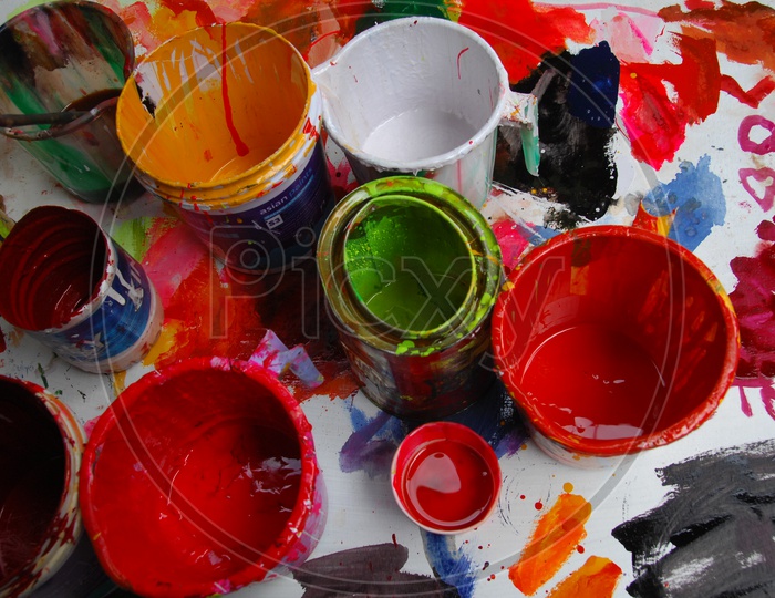 Paints in the Vessels