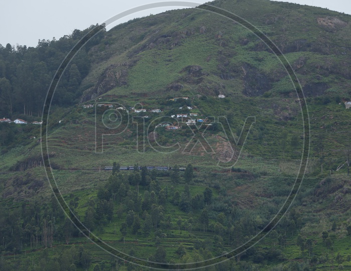 Hill Stations in Ooty With Houses