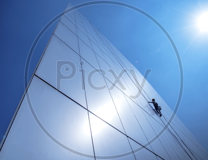 Glass Facade Cleaning on Buildings by cleaners in WaveRock  SEZ