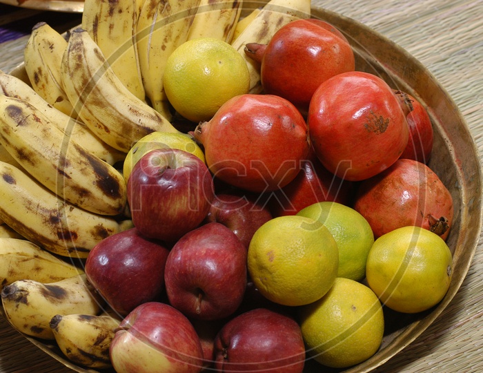 Photograph of Fresh fruits in a bowl