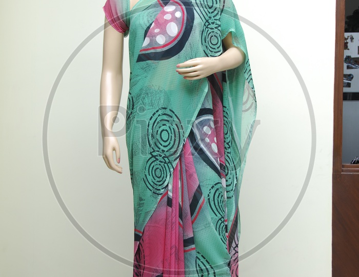 Mannequin draped in a traditional Indian saree