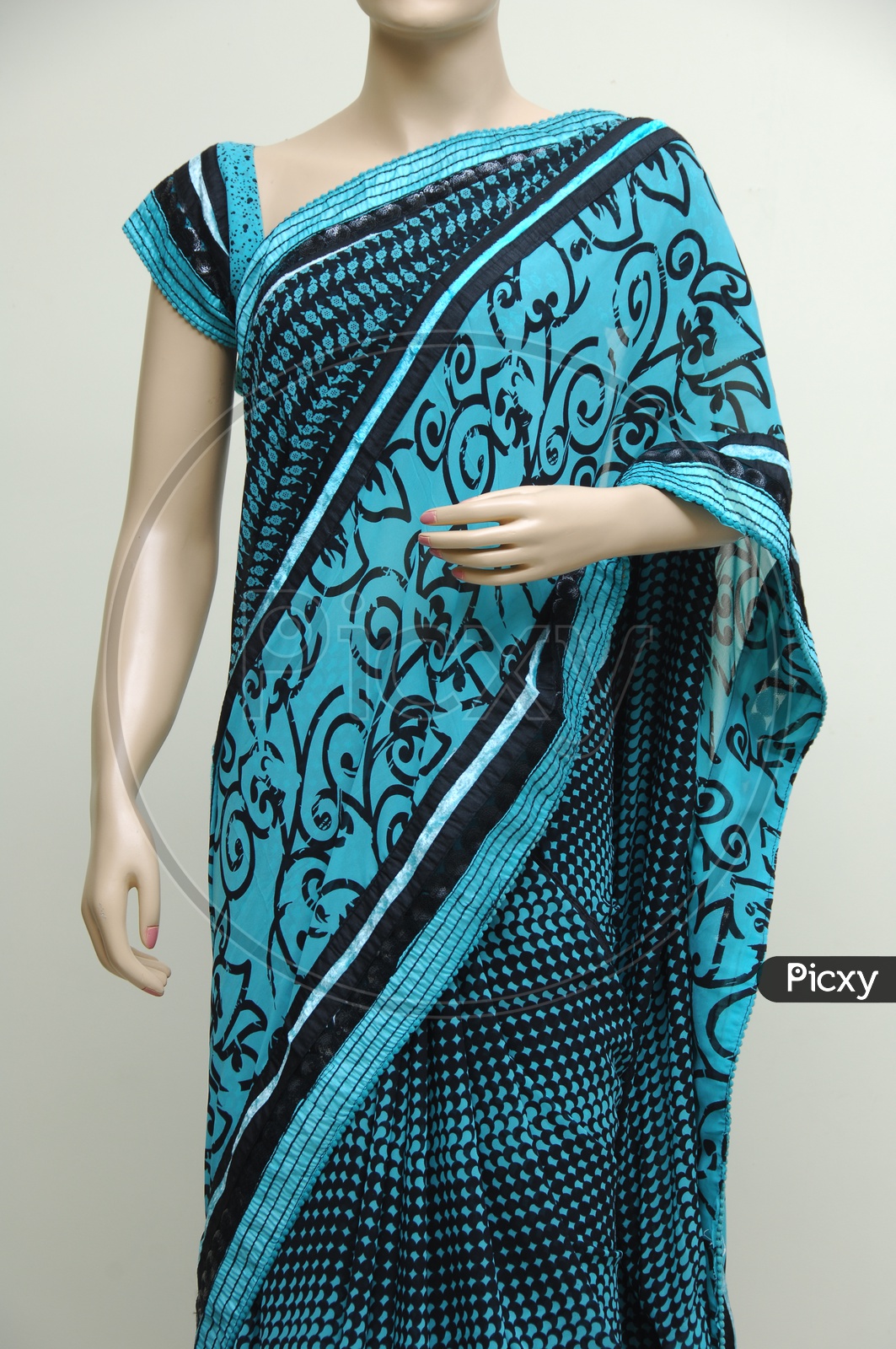 Mannequin draped in a traditional Indian saree