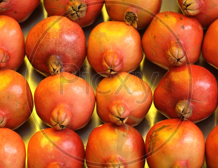 Photograph of Pomegranate fruit in sequence