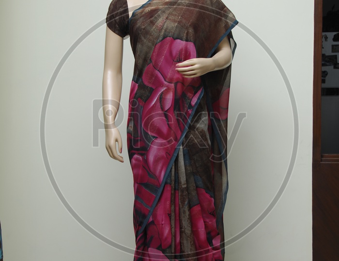 Mannequin draped in an Indian saree
