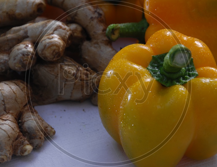 Yellow bell pepper and ginger