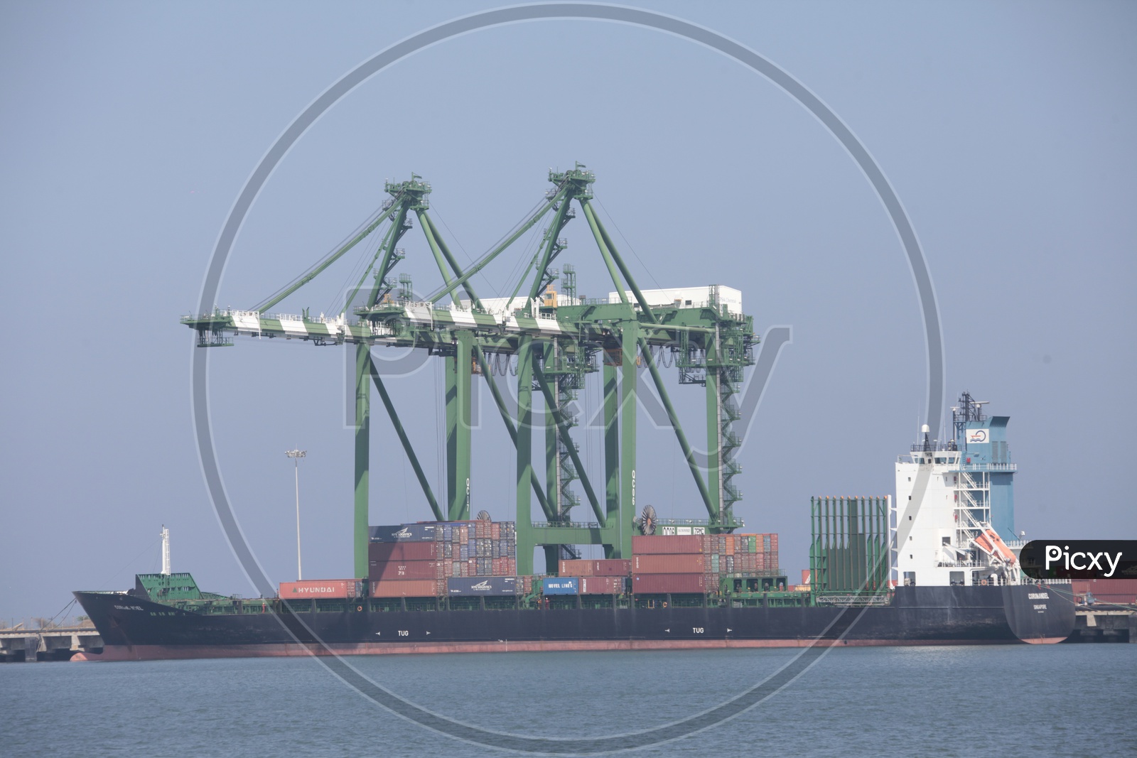 Hyundai Aframax Container alongside the port