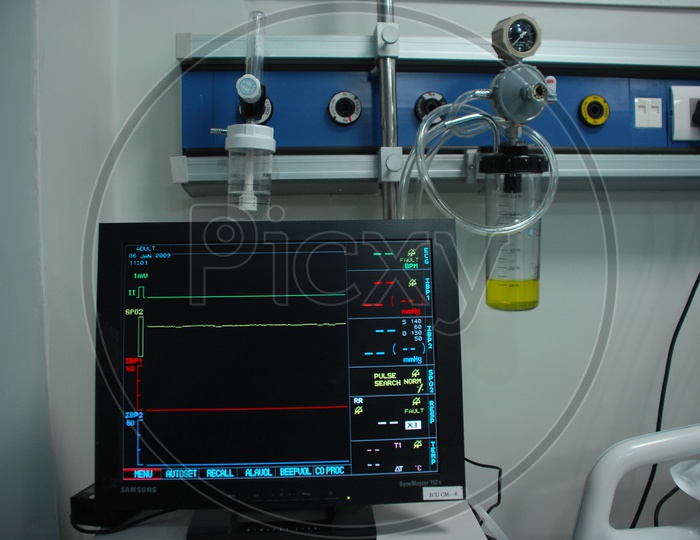 Heartbeat Monitoring Machine in Hospital