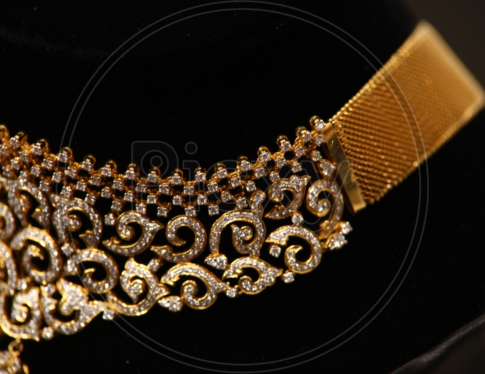 Close up of a Bridal gold choker necklace - Women Accessories