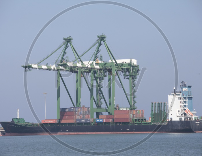 Hyundai Aframax Container alongside the port