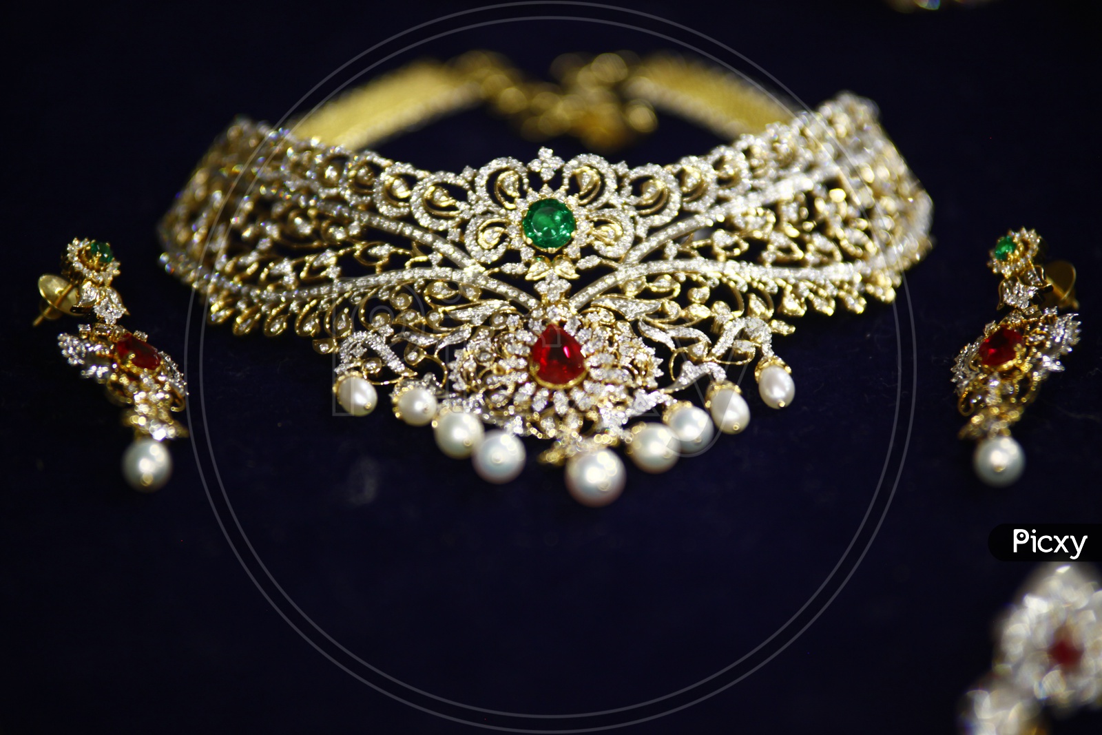 Bridal gold choker necklace with red and green Emerald and pearls - Women Accessories