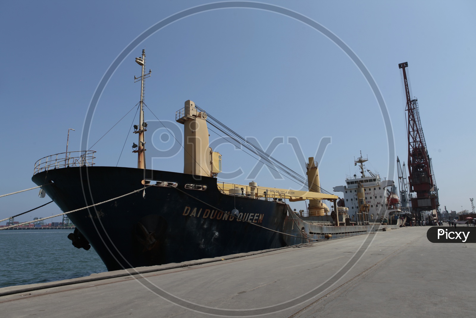 image-of-heavy-lift-ship-at-the-harbor-yy101933-picxy