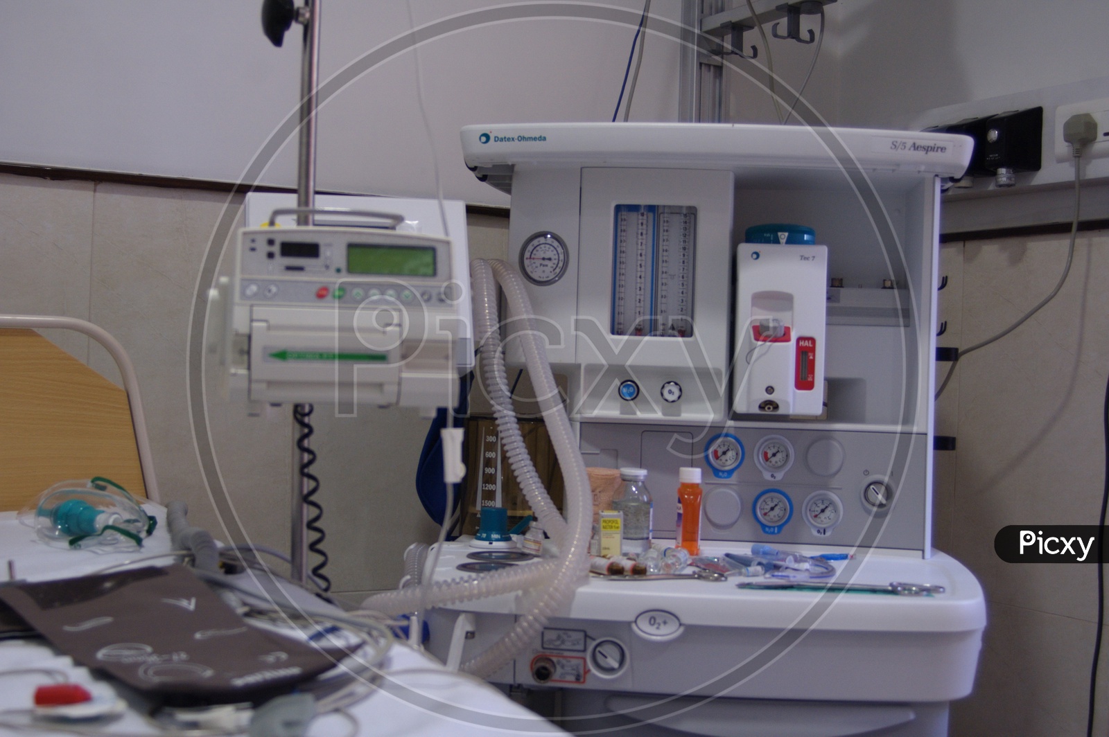 Medical equipments in Hospital