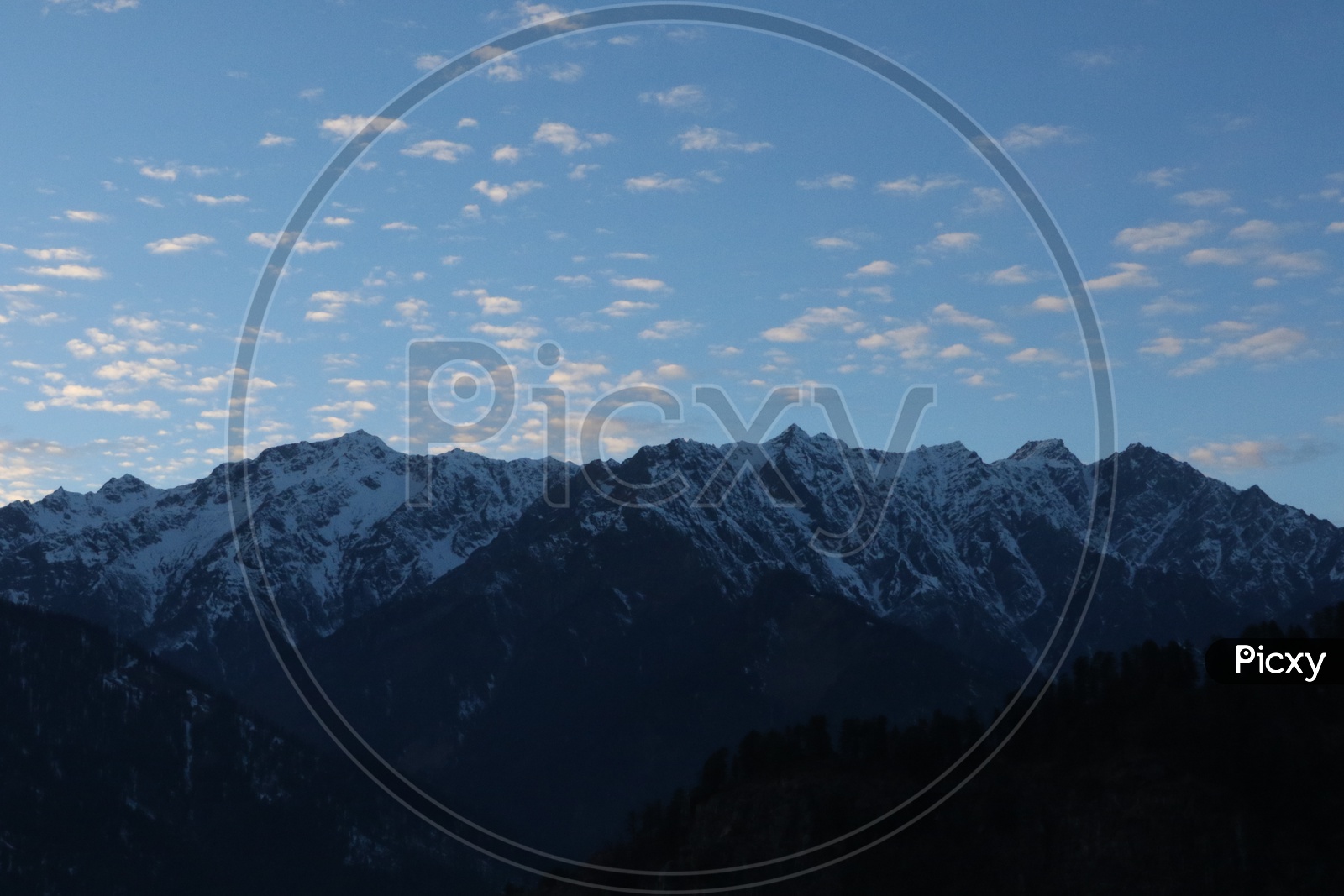 Landscapes of Manali - Snow capped Mountains & clouds
