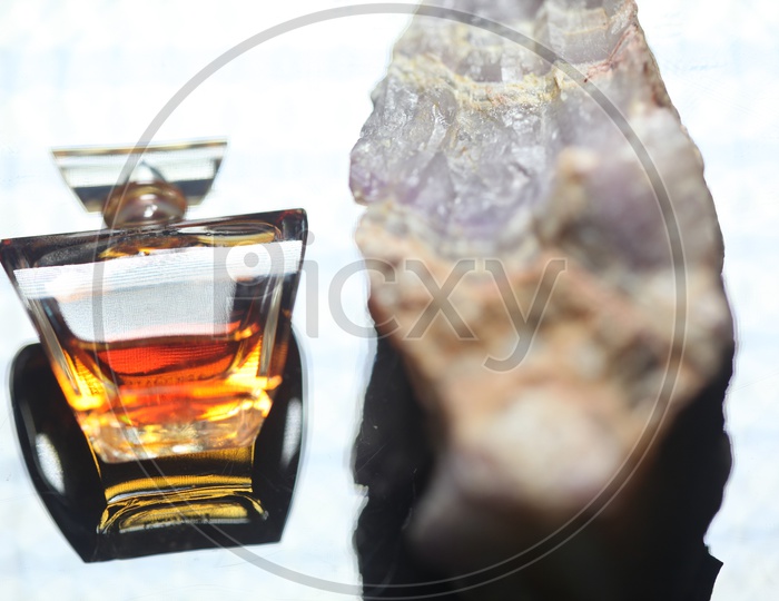 perfume / Scent With Sea Rock Crystal Presentation