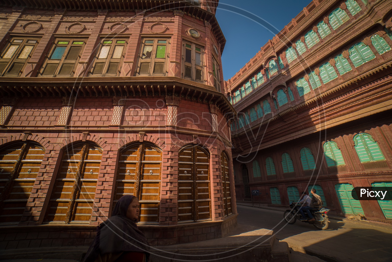 A women and Haveli