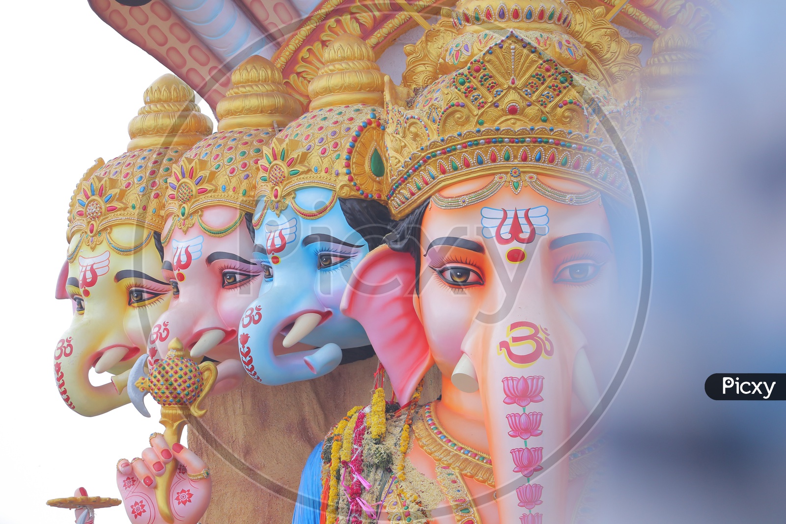 Ganesh Idol with many faces