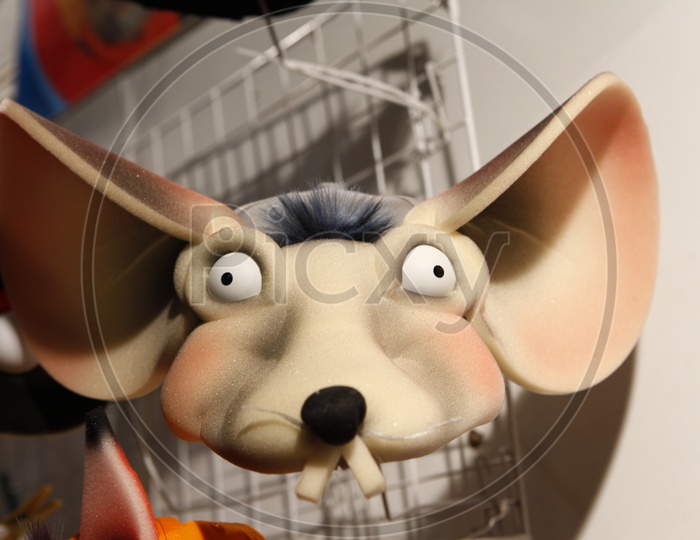 Face of a mouse toy