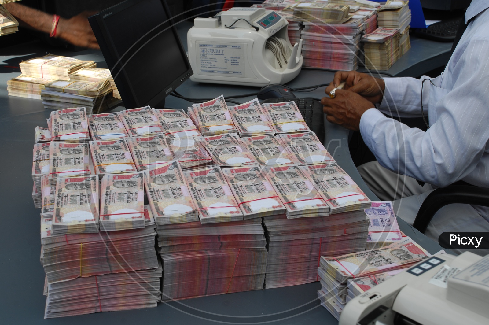 images of indian money bundles