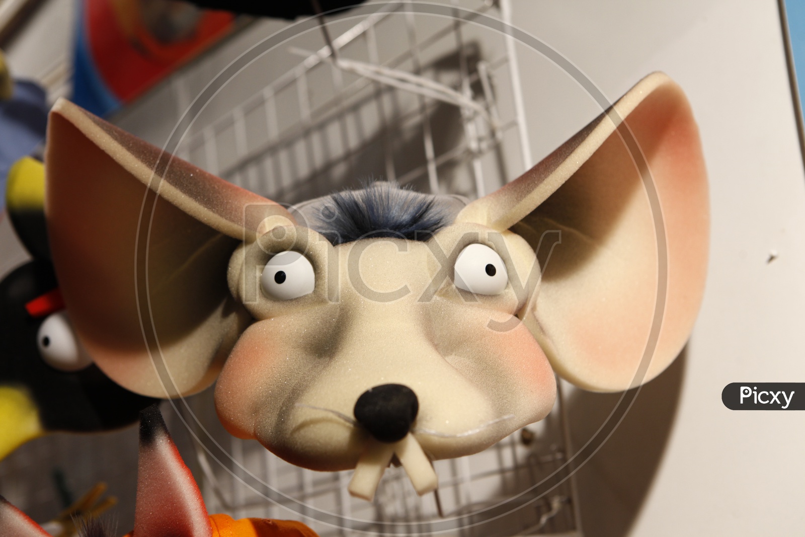 Face of a mouse toy
