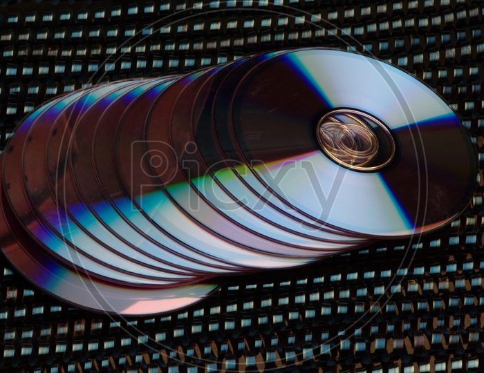 Digital optical disc (DVD) or Compact disc (CD)