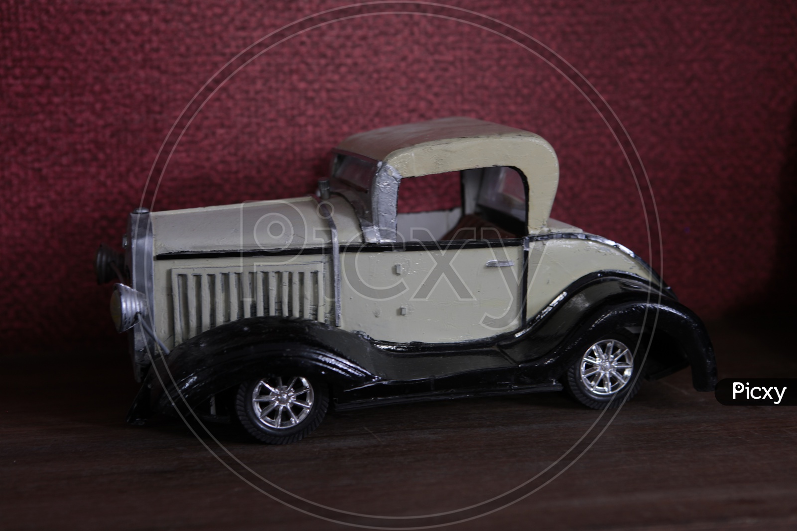 Figurine of a retro car