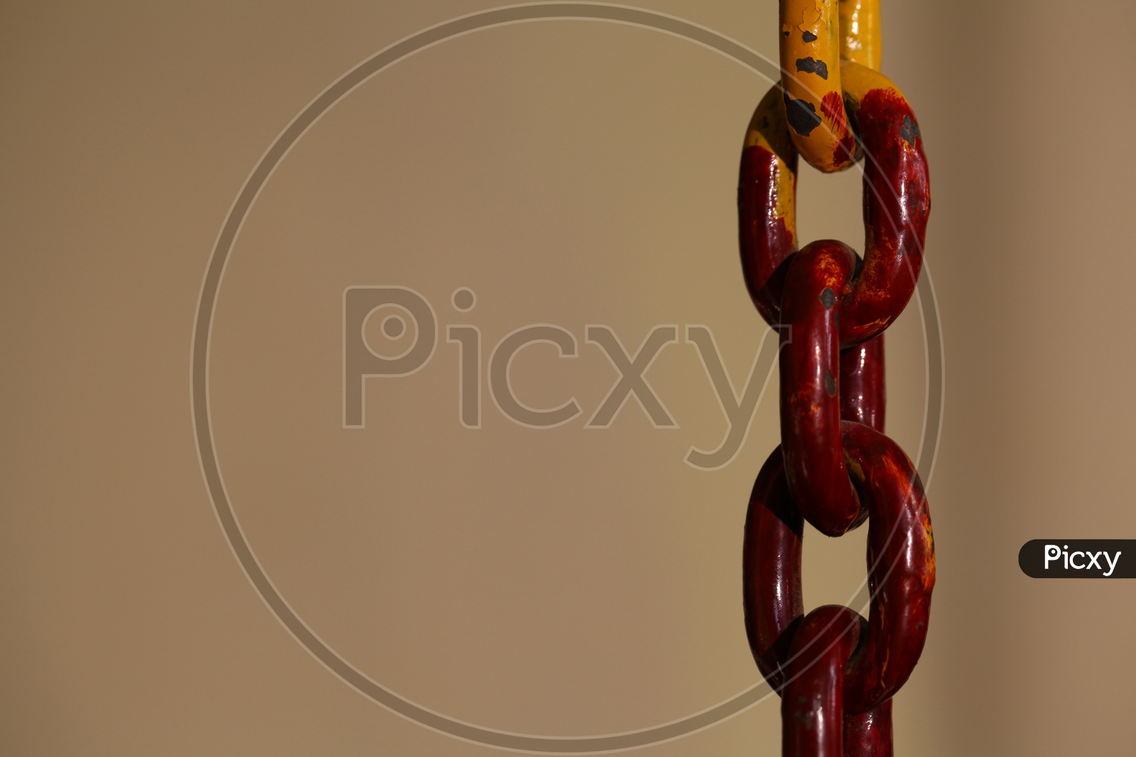 Image of Cast Iron Chain With Links-AV929184-Picxy