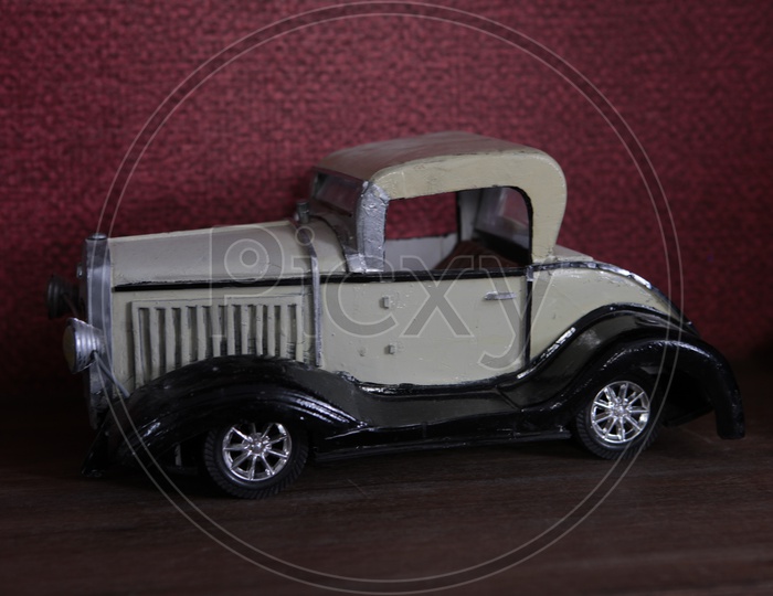Figurine of a retro car