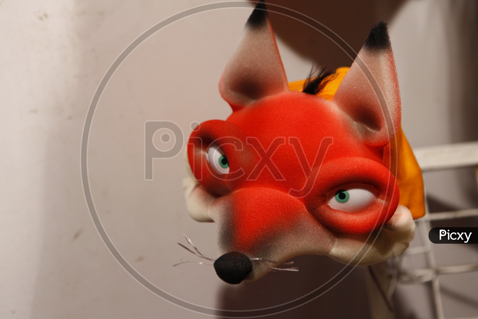 Face of a fox toy
