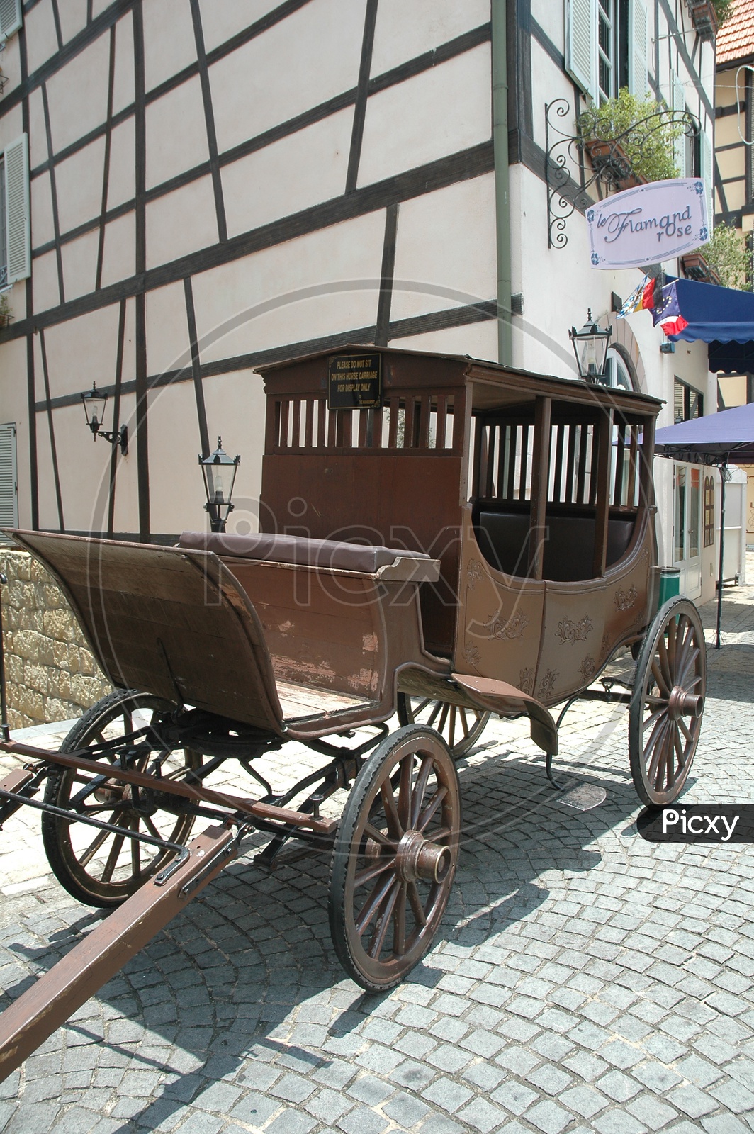 Antique wooden chariot
