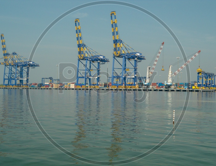 Cranes For Unloading Cargo From Ships at Kochi Port